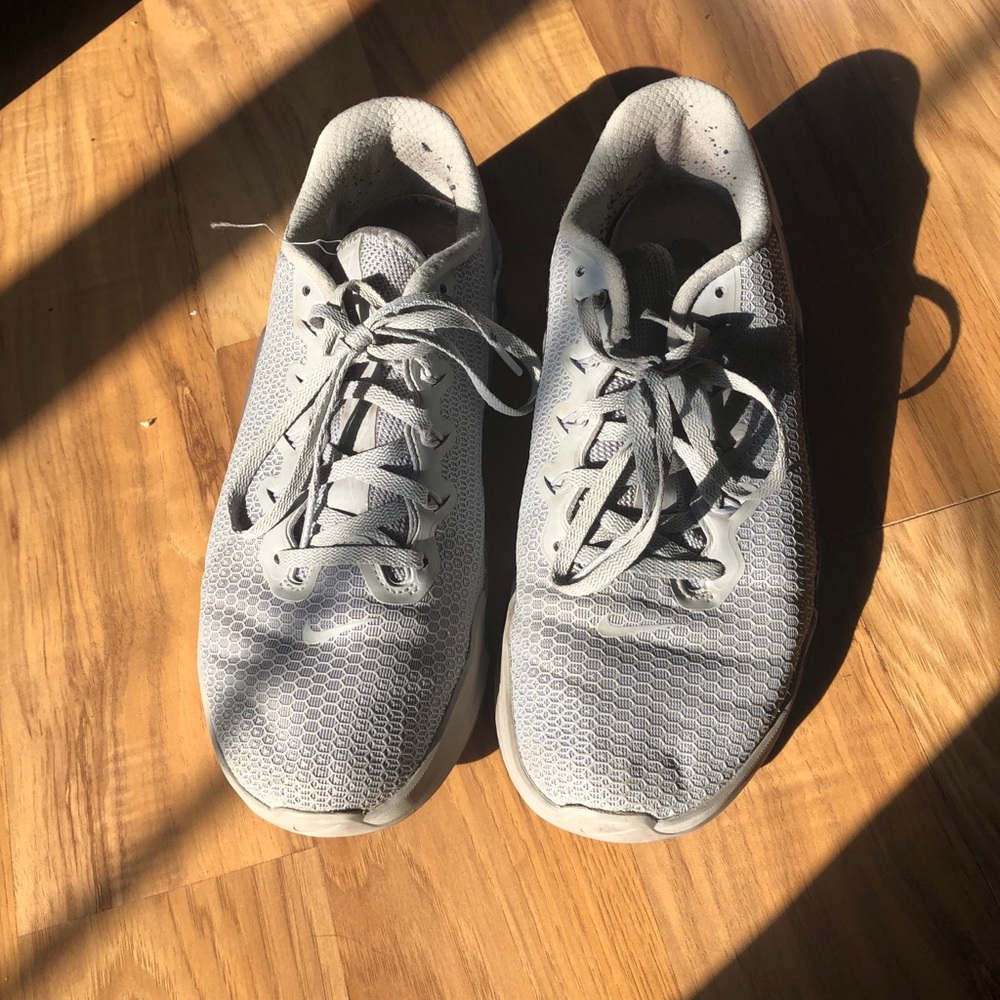 Nike metcon men’s size 7 / women’s 8.5